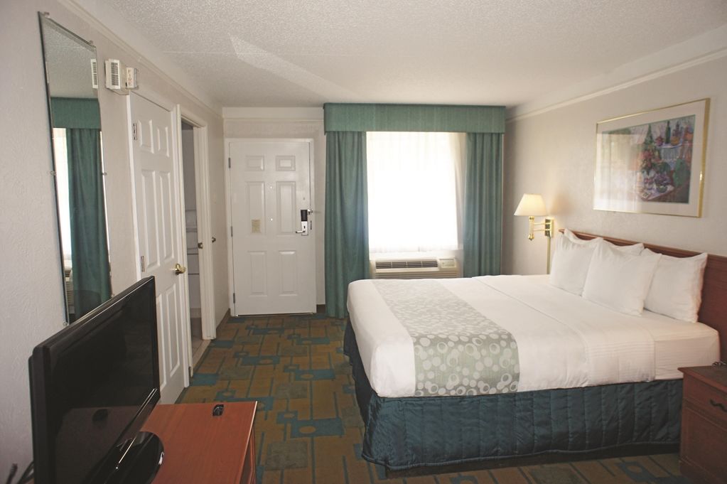 Baymont By Wyndham Jacksonville Orange Park Room photo