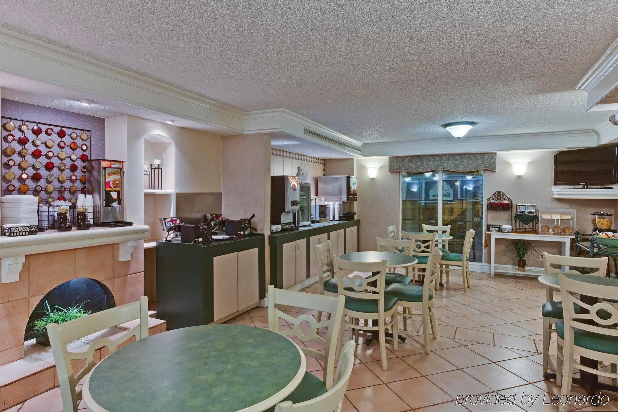Baymont By Wyndham Jacksonville Orange Park Exterior photo
